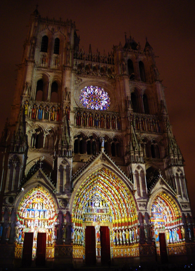 Site du patrimoine mondial de l'UNESCO, la cathédrale d'Amiens est la plus haute et la plus volumineuse de France, construite entre 1220 et 1270
